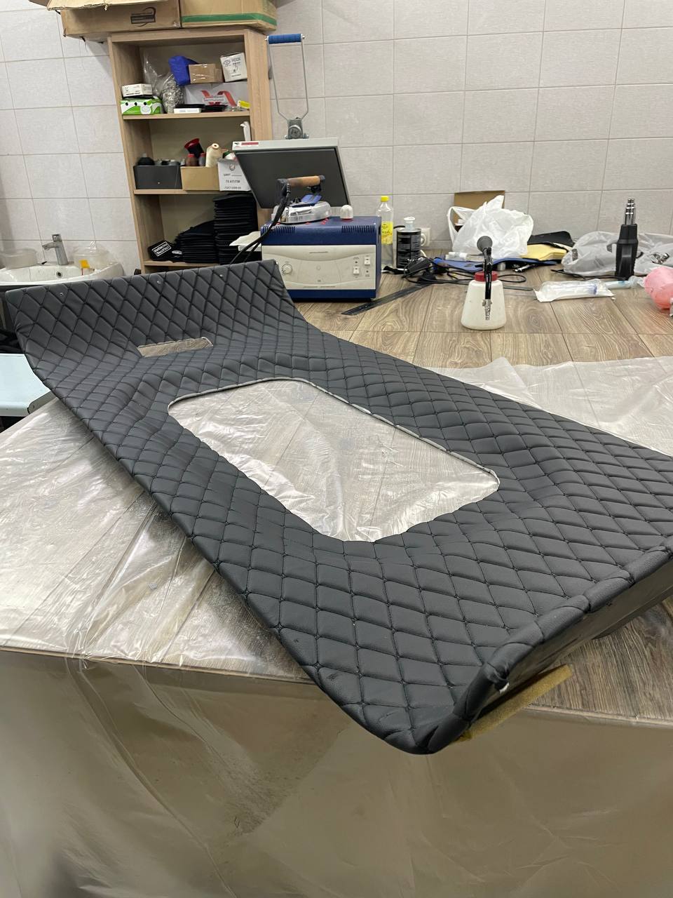 Перетяжка потолка в Газели