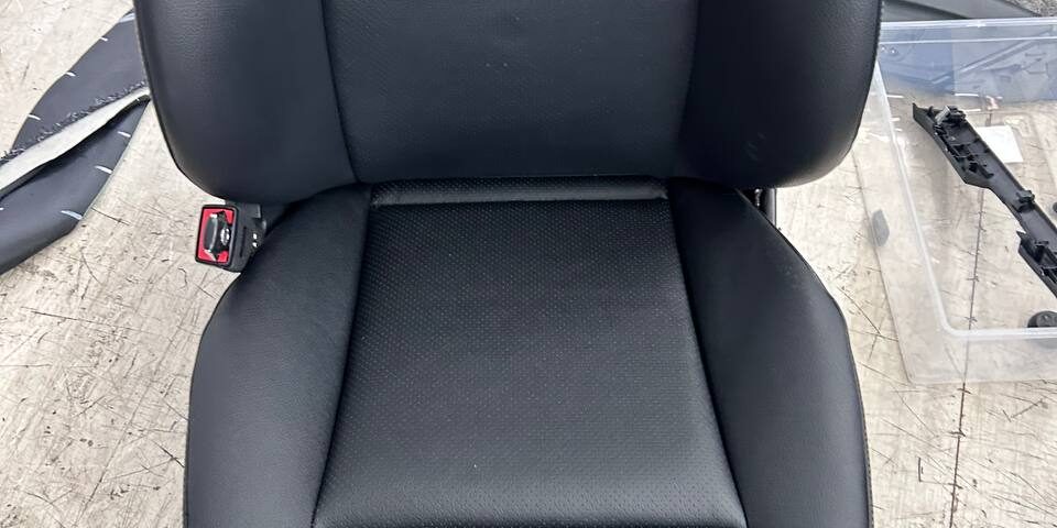 Перетяжка сидений на Mercedes C класс